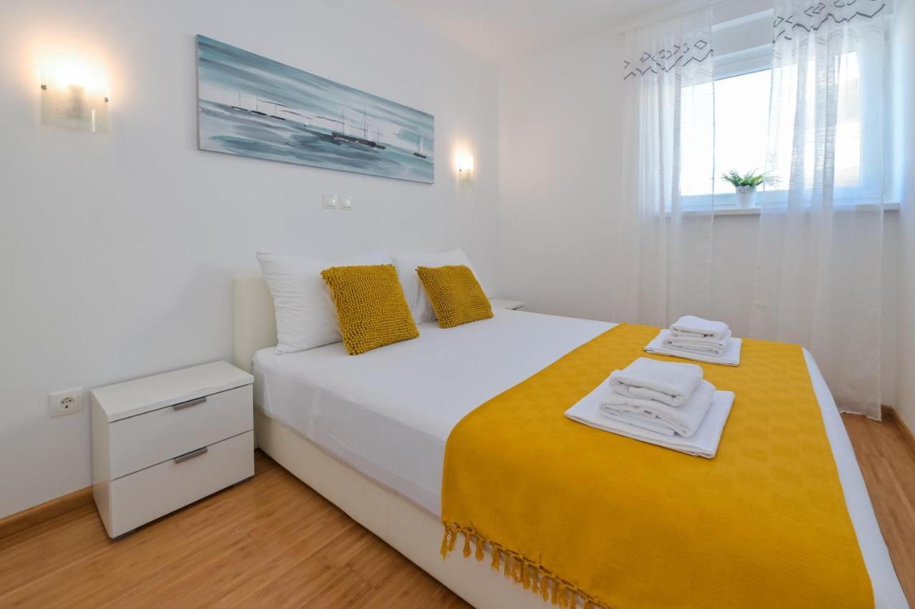 Apartment Funtastic With Private Pool Novalja Eksteriør bilde