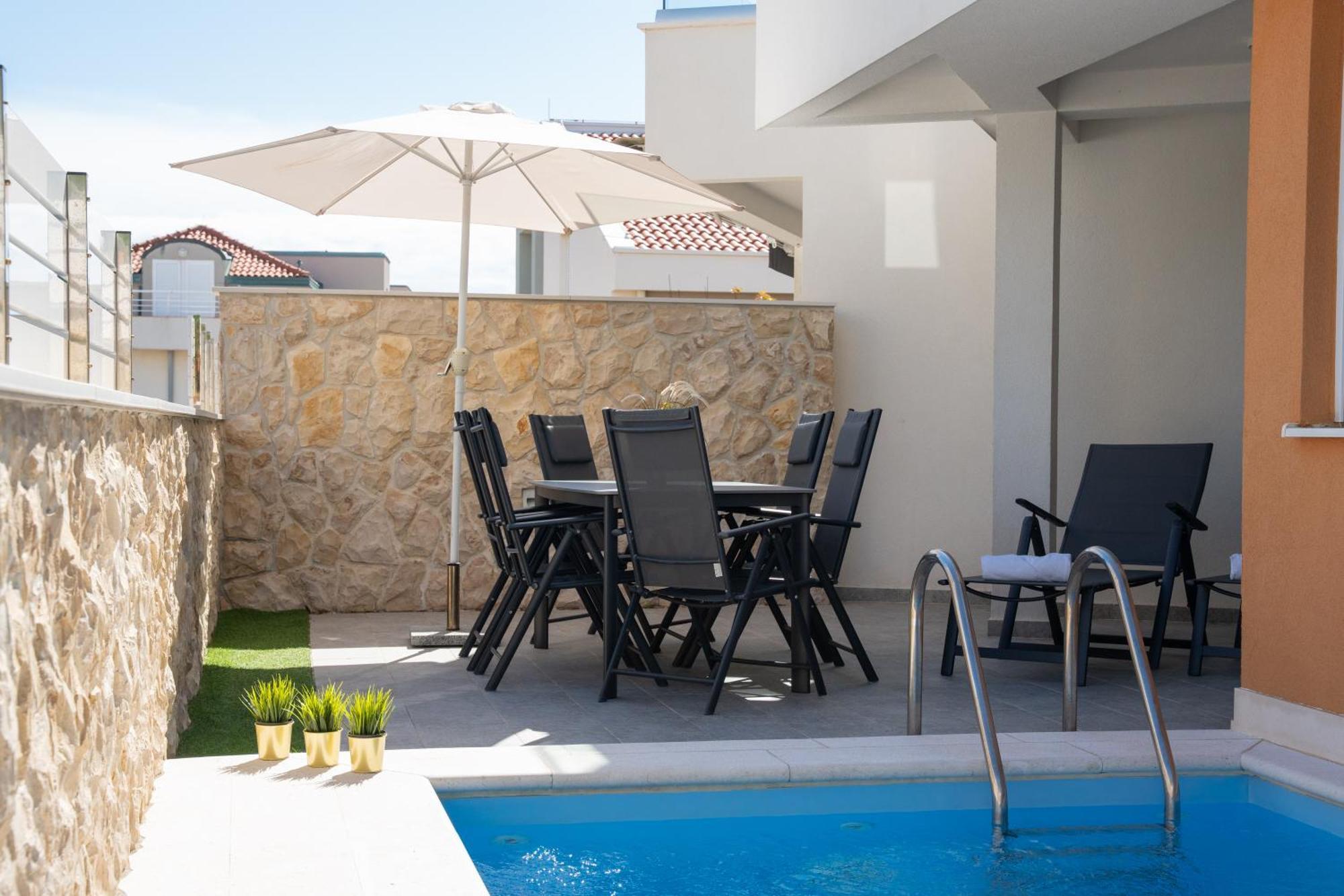 Apartment Funtastic With Private Pool Novalja Eksteriør bilde